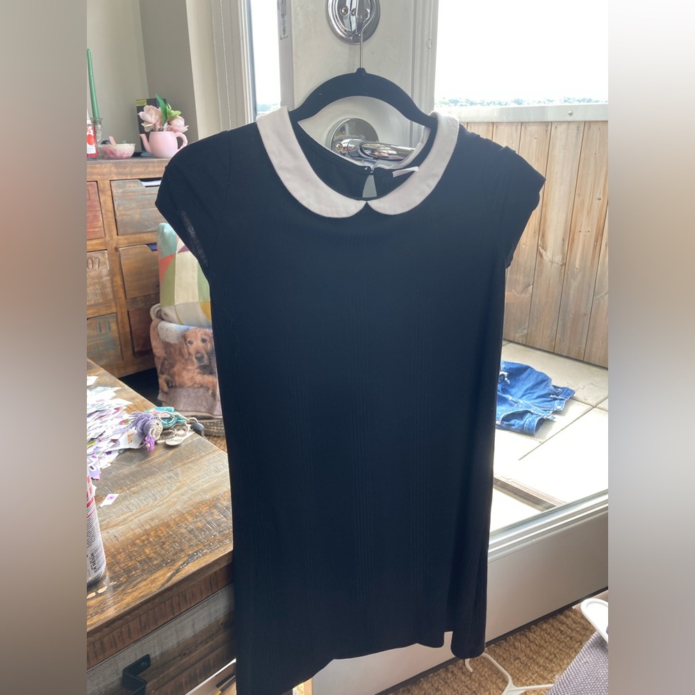 Wednesday Adams core dress says size large but it’s a size small no wear